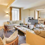 Chateau De 4* Вилье-ле-Майё