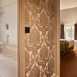 Отель Chateau De 4*