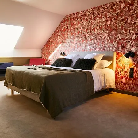 Chateau De Hotel 4*