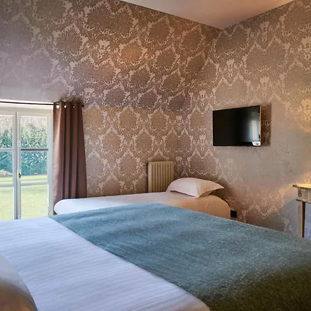 Chateau De Hotel 4*