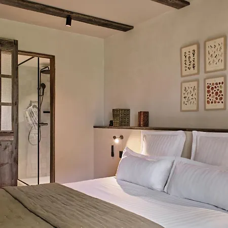 Отель Chateau De 4*