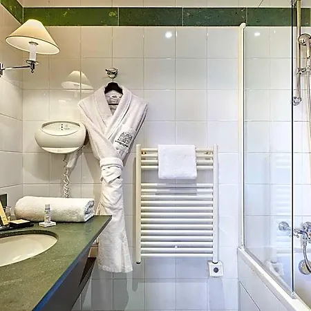 Hotel Chateau De 4*