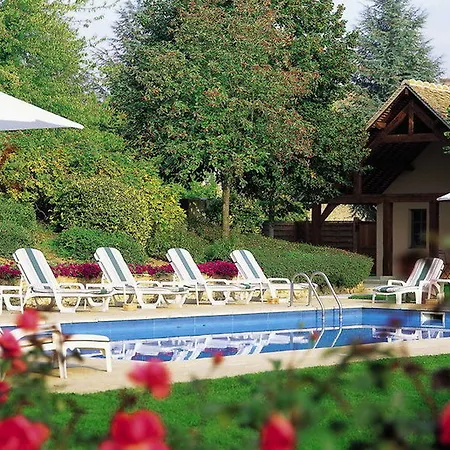 Chateau De Hotel 4*